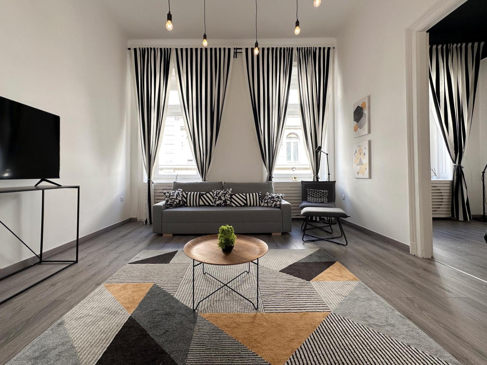 R&R Central Apartment Budapest Bagian luar foto