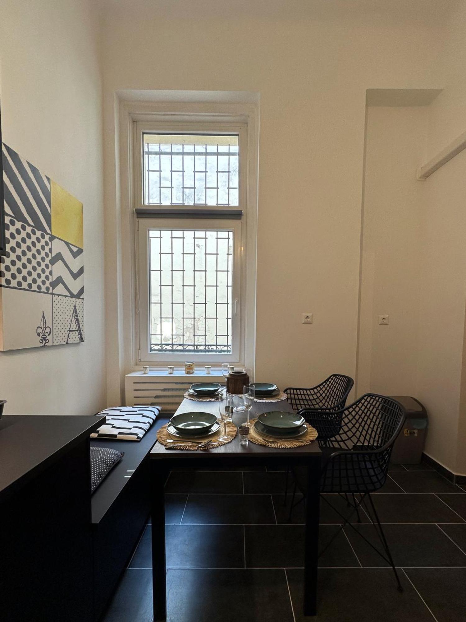 R&R Central Apartment Budapest Bagian luar foto
