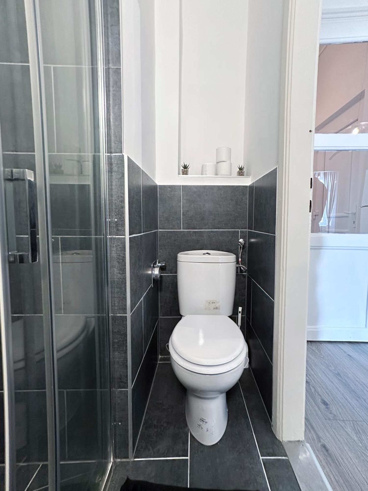R&R Central Apartment Budapest Bagian luar foto